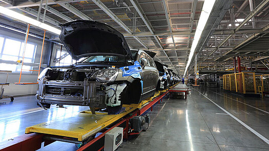 Widok na produkcję samochodów i produkcję pojazdów