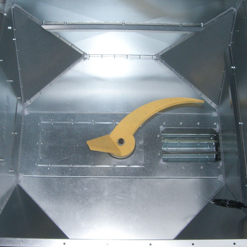 Réservoir de copeaux avec secoueur et évacuation via un sas à roue cellulaire ATEX, en vue de l’élimination avec une presse à briquettes, un BigBag ou un conteneur